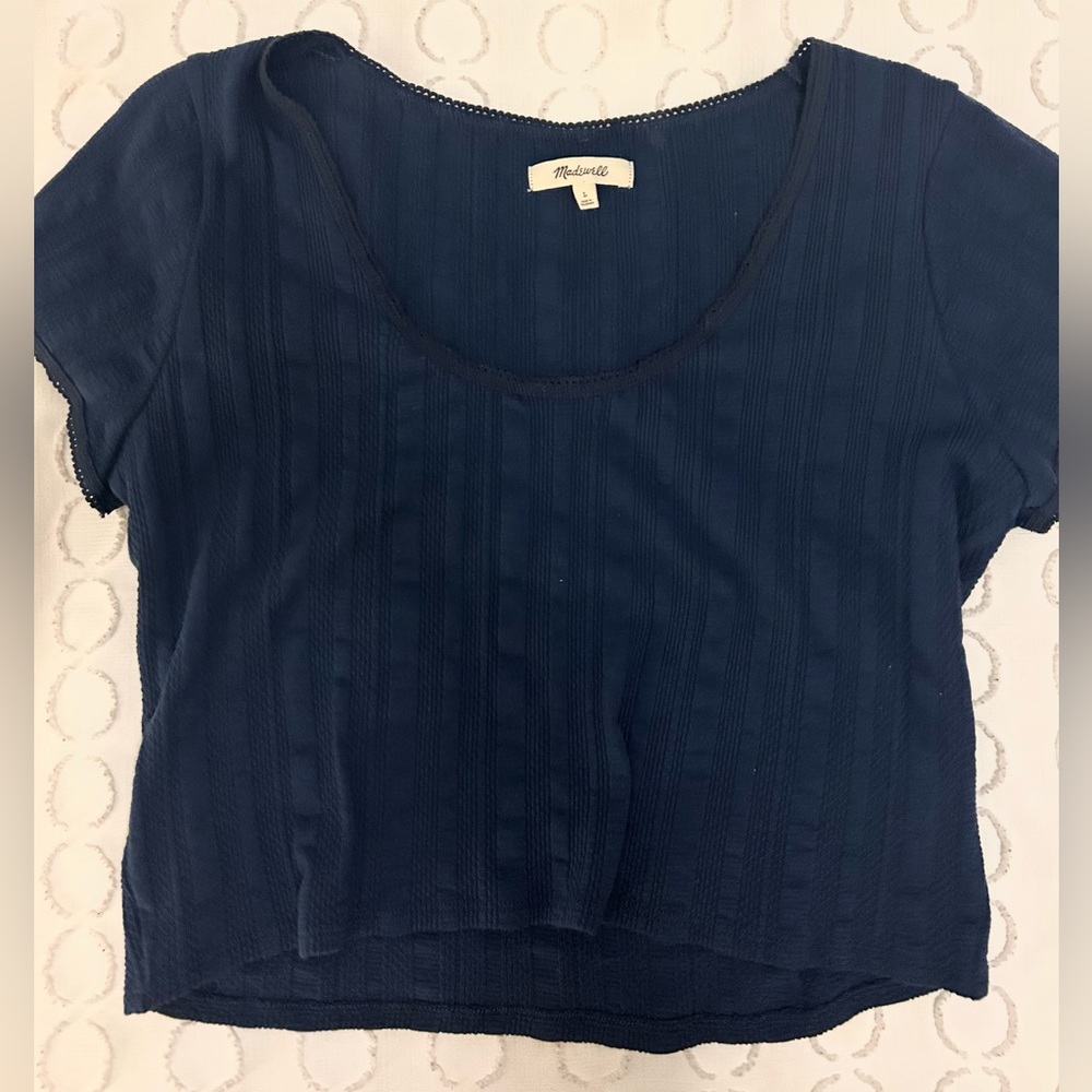 MADEWELL Scoop Neck Cropped Shirt in Navy.